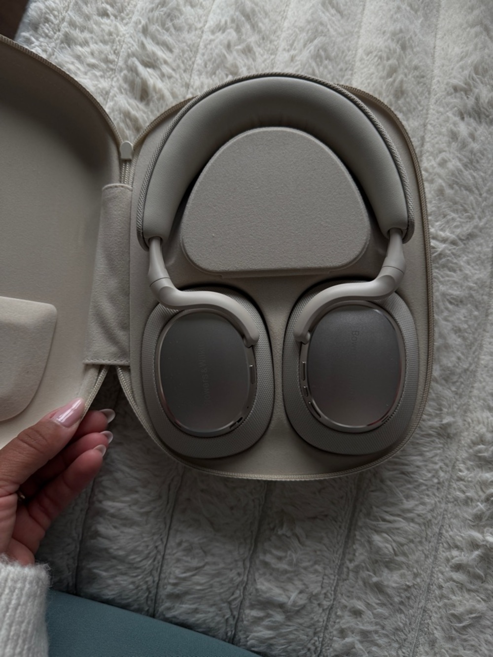 Bowers & Wilkins Px7 S3 Over-Ear Headphones - Picture 2 of 8